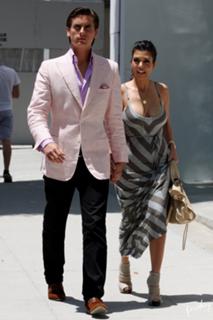 Kourtney Kardashian feet photo thumbnail