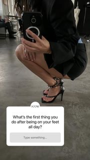 Kourtney Kardashian feet photo 9
