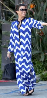 Kourtney Kardashian feet photo thumbnail