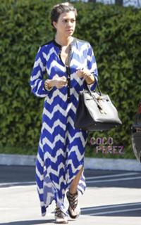 Kourtney Kardashian feet photo thumbnail