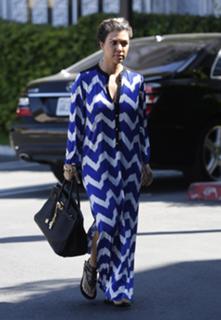 Kourtney Kardashian feet photo thumbnail