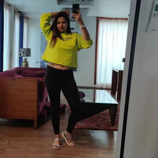 Kratika Sengar feet photo 4