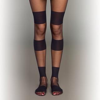 Kris Jenner feet photo thumbnail