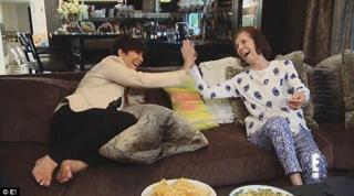 Kris Jenner feet photo thumbnail