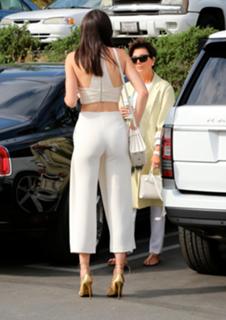 Kris Jenner feet photo thumbnail