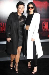 Kris Jenner feet photo thumbnail