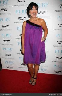 Kris Jenner feet photo thumbnail