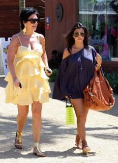Kris Jenner feet photo thumbnail