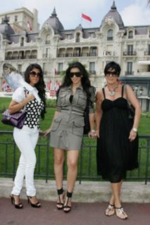 Kris Jenner feet photo thumbnail