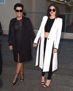 Kris Jenner feet photo thumbnail