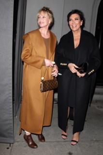 Kris Jenner feet photo thumbnail