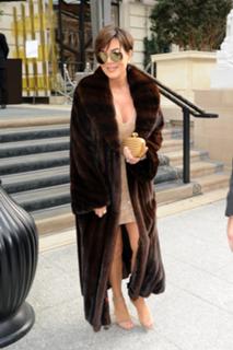 Kris Jenner feet photo thumbnail