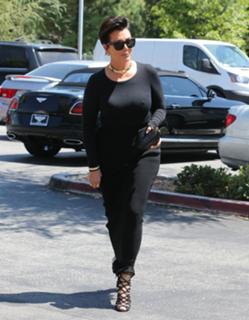Kris Jenner feet photo thumbnail