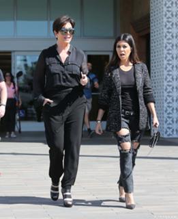 Kris Jenner feet photo thumbnail