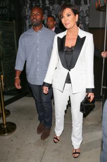 Kris Jenner feet photo thumbnail