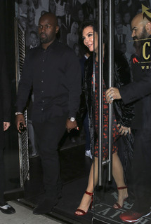 Kris Jenner feet photo thumbnail