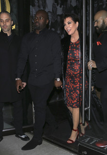 Kris Jenner feet photo thumbnail