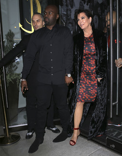 Kris Jenner feet photo thumbnail