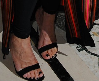 Kris Jenner feet photo thumbnail
