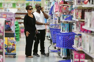 Kris Jenner feet photo thumbnail