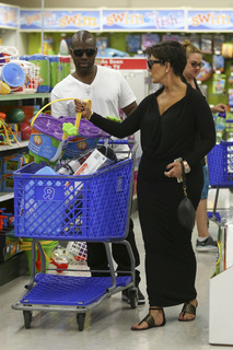 Kris Jenner feet photo thumbnail