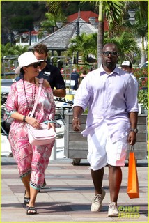 Kris Jenner feet photo thumbnail