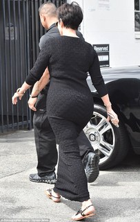 Kris Jenner feet photo thumbnail