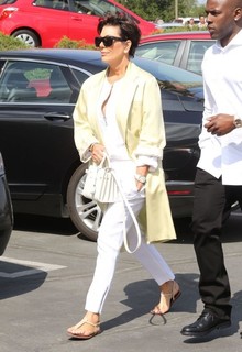 Kris Jenner feet photo thumbnail
