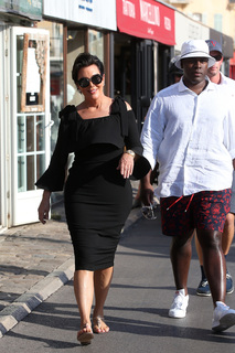 Kris Jenner feet photo thumbnail