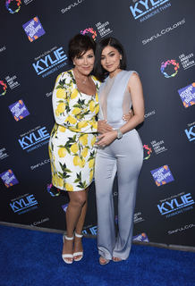 Kris Jenner feet photo thumbnail