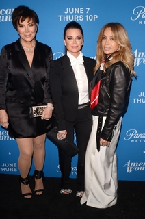 Kris Jenner feet photo thumbnail