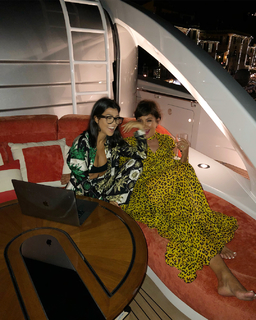 Kris Jenner feet photo thumbnail