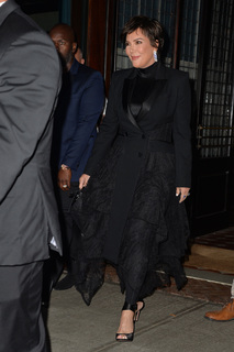 Kris Jenner feet photo thumbnail