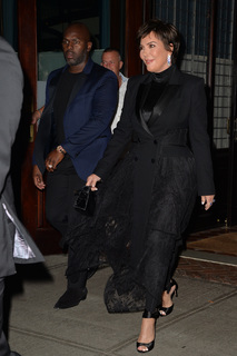 Kris Jenner feet photo thumbnail