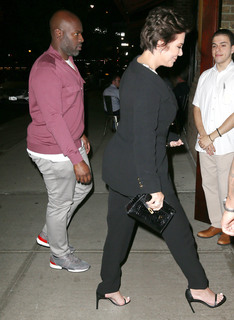 Kris Jenner feet photo thumbnail
