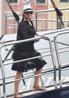 Kris Jenner feet photo thumbnail