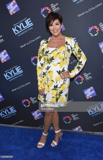Kris Jenner feet photo thumbnail
