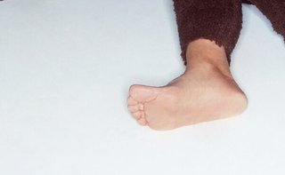 Kris Jenner feet photo thumbnail