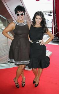 Kris Jenner feet photo thumbnail