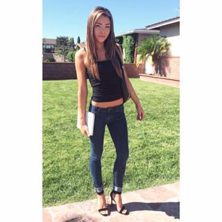 Krisondra Daigneault feet photo thumbnail