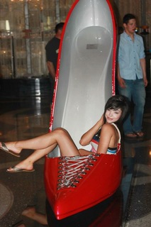 Krisondra Daigneault feet photo thumbnail