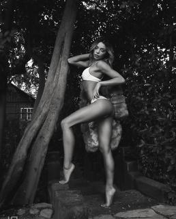 Krisondra Daigneault feet photo thumbnail