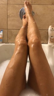 Krisondra Daigneault feet photo thumbnail