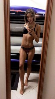 Krisondra Daigneault feet photo thumbnail