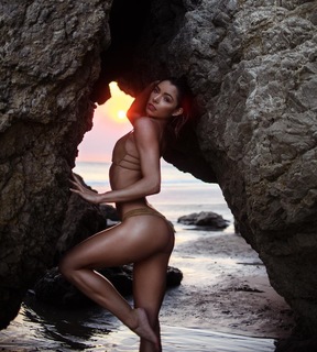 Krisondra Daigneault feet photo thumbnail