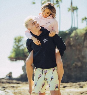 Krisondra Daigneault feet photo thumbnail