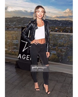 Krisondra Daigneault feet photo thumbnail