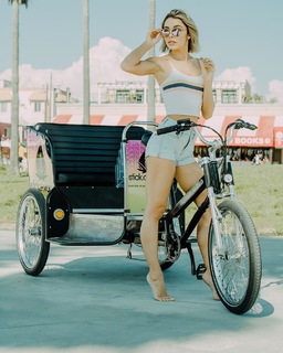 Krisondra Daigneault feet photo thumbnail