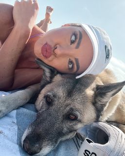 Krisondra Daigneault feet photo thumbnail