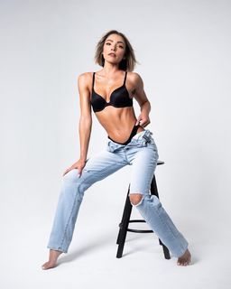 Krisondra Daigneault feet photo thumbnail